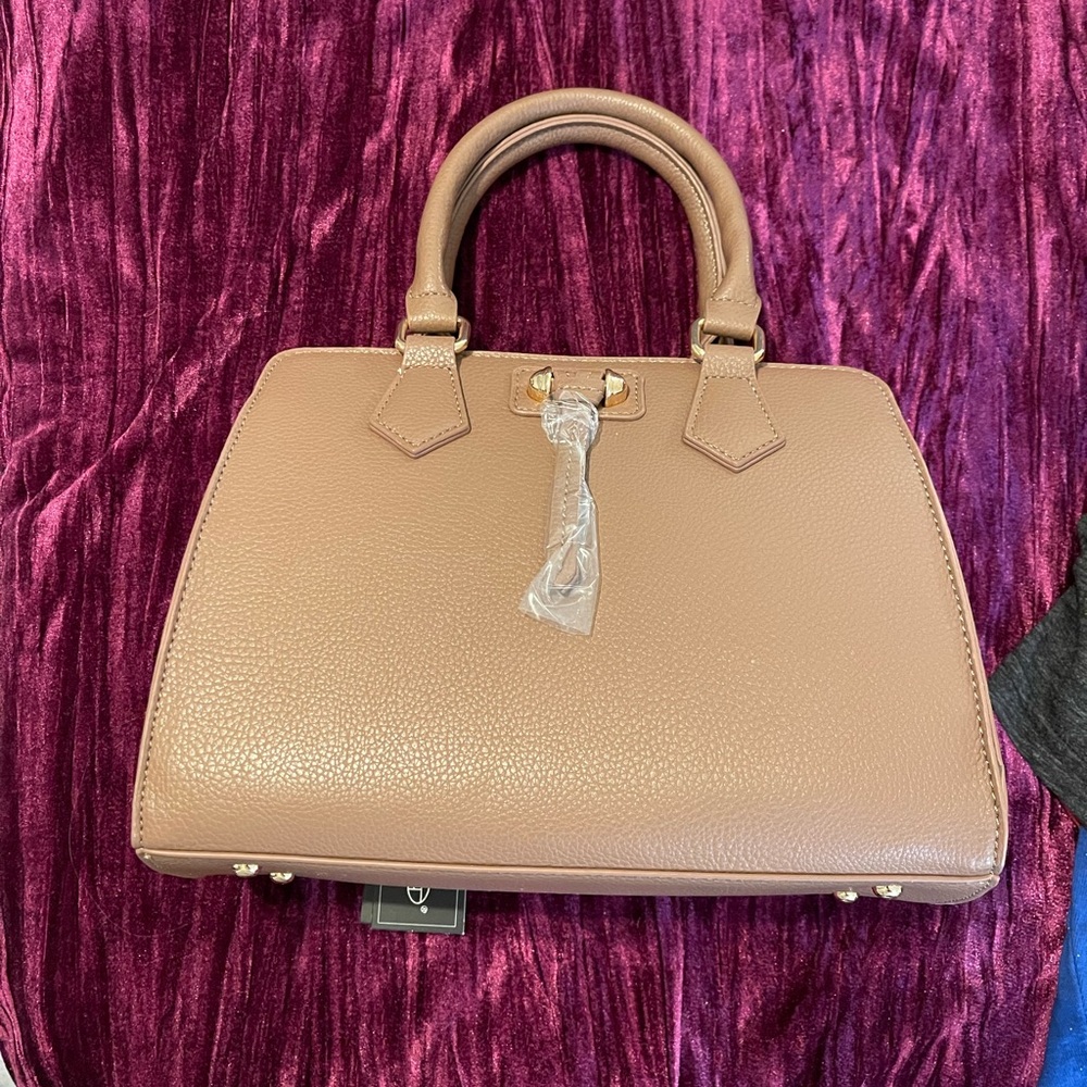 Elegant Tan Handbag